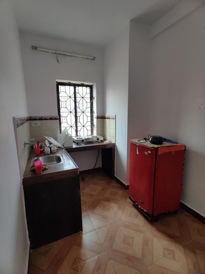 Shalom Guest Rooms مادريم المظهر الخارجي الصورة